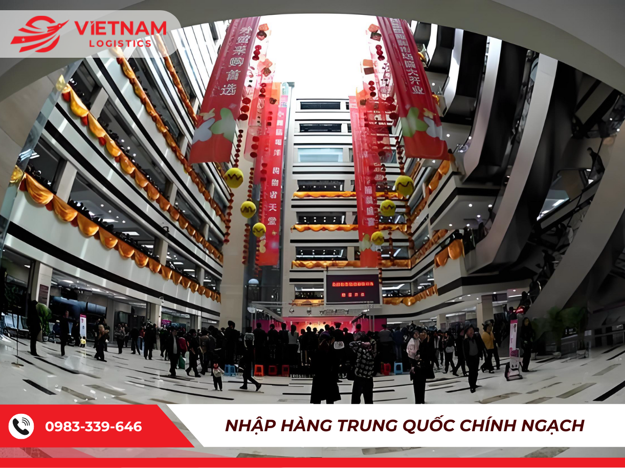 Bên trong chợ Nghĩa Ô